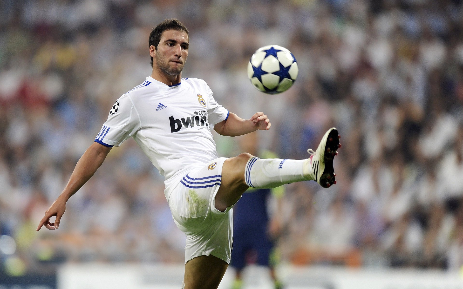 C罗回应梅西“世界杯终极成就”——伟大不由此定义,真正的传奇在于超越